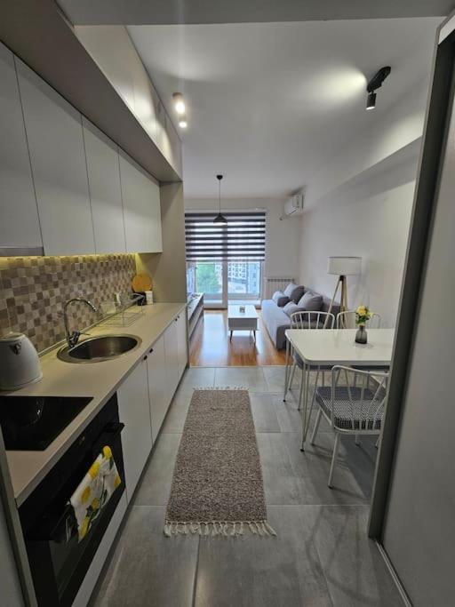 Milo Apartment Скопье Экстерьер фото