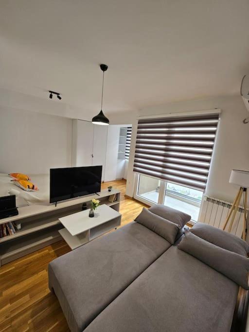 Milo Apartment Скопье Экстерьер фото